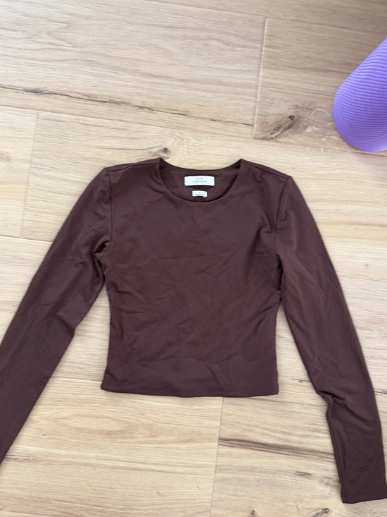 Babaton Tops - Aritzia Contour Long Sleeve